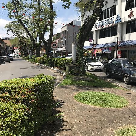 My Place Hotel&alojamiento Kuching Exterior foto